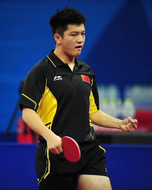 名运动员参 名运动员参